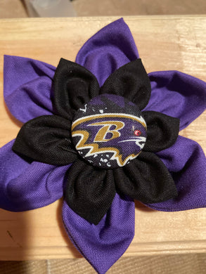Nicole's custom Baltimore pet flower in purple and black