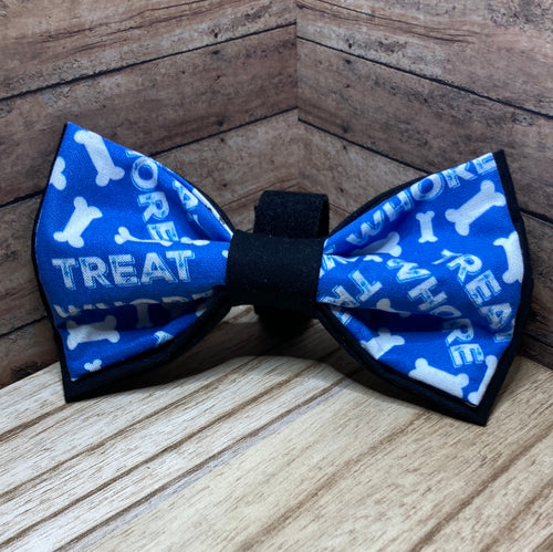 Treat whore Pet, Bowtie