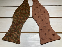 Load image into Gallery viewer, Brown floral and reversible warm tones print buttlerfly self tied cotton bow tie with up to 20&quot; adjustable neck.