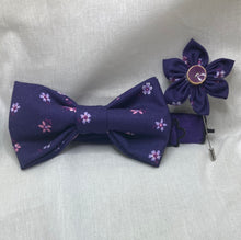 Load image into Gallery viewer, Russian Violet and Lavender floral cotton adult bow tie with coordinated cotton strap and lapel pin